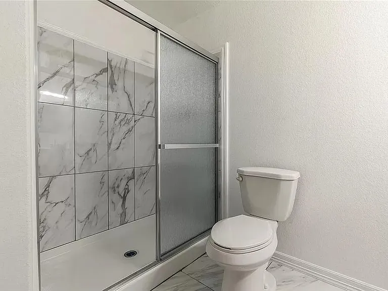 2837 Ross Ave — Photo 9