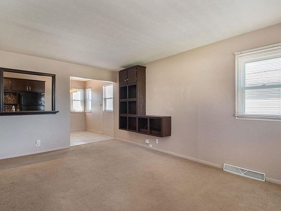 4th image of 2602 Macarthur Ave