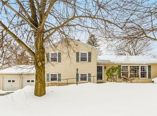 69 Stratton Rd, Rochester, NY 14625
