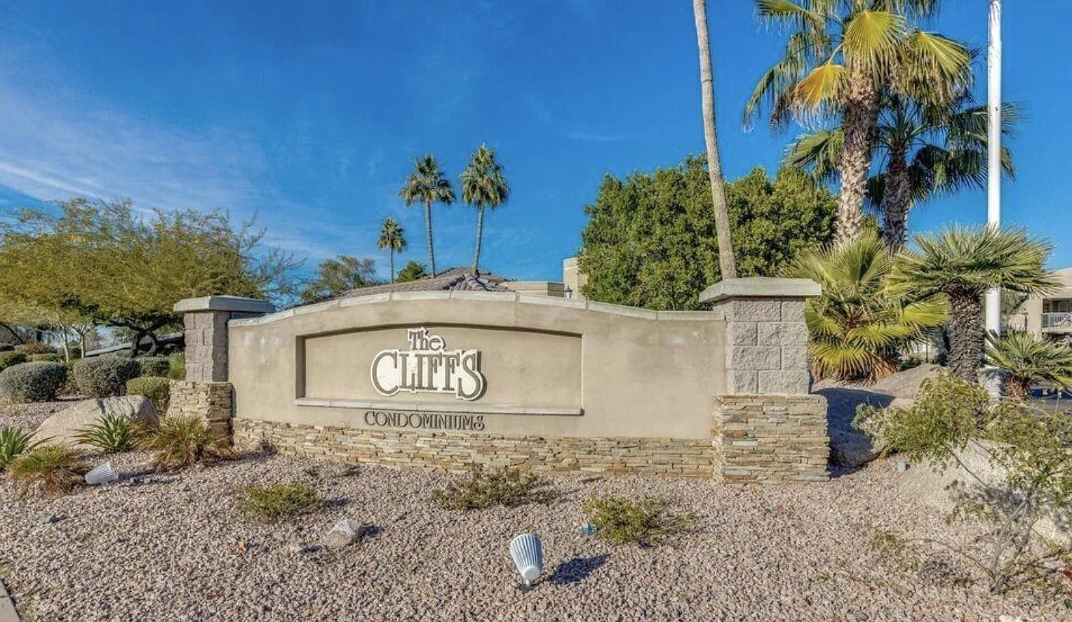 2 bed, 2.0 bath, 810 sqft, $1,300 — Photo 1