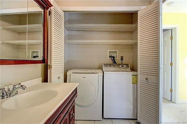 290 W Main St — Photo 13