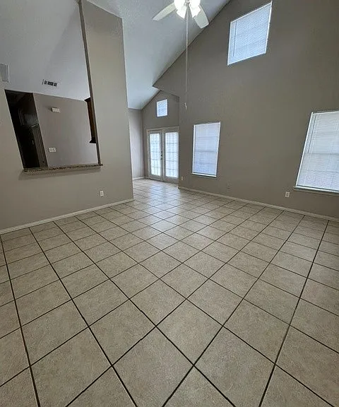 10122 Galway Dr — Photo 2