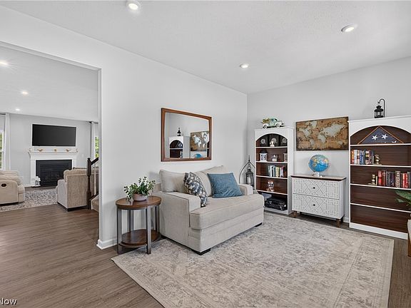 3rd image of 644 Spyglass Cir