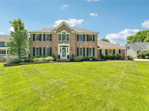 4022 Sunset Dr, Medina, OH 44256