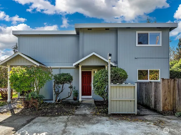 9031 Fremont Avenue N, Seattle, WA 98103