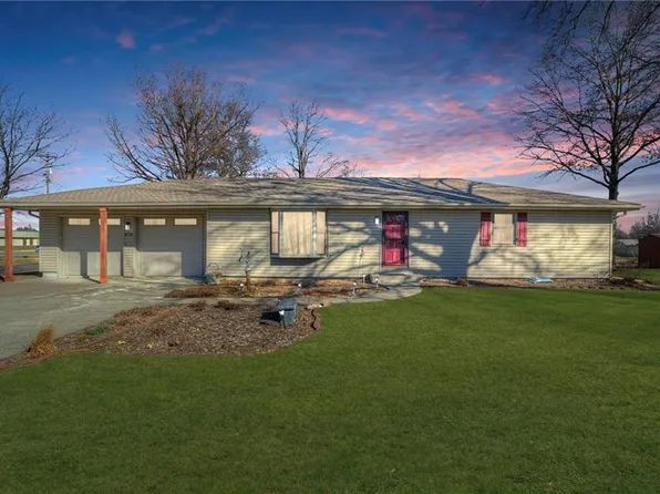 809 David Dr, Gallatin, MO 64640