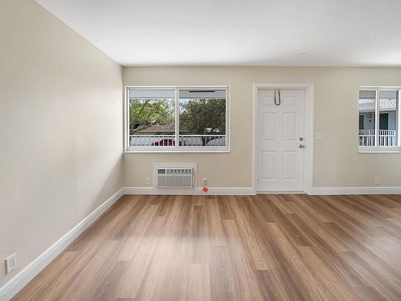 4th image of 901 N F St #3