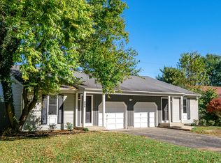 888 Linworth Rd E, Columbus, OH 43235