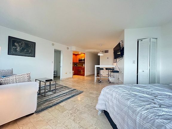 5th image of 1881 Washington Ave APT 9G