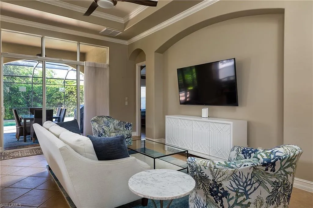 6968 Mauna Loa Ln — Photo 3