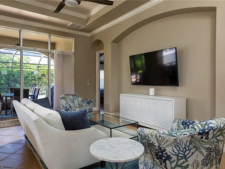 6968 Mauna Loa Ln — Photo 3