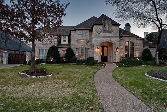 2nd image of 301 Stonington Ln