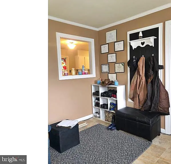 3 bed, 1100 sqft, $1,700 — Photo 4