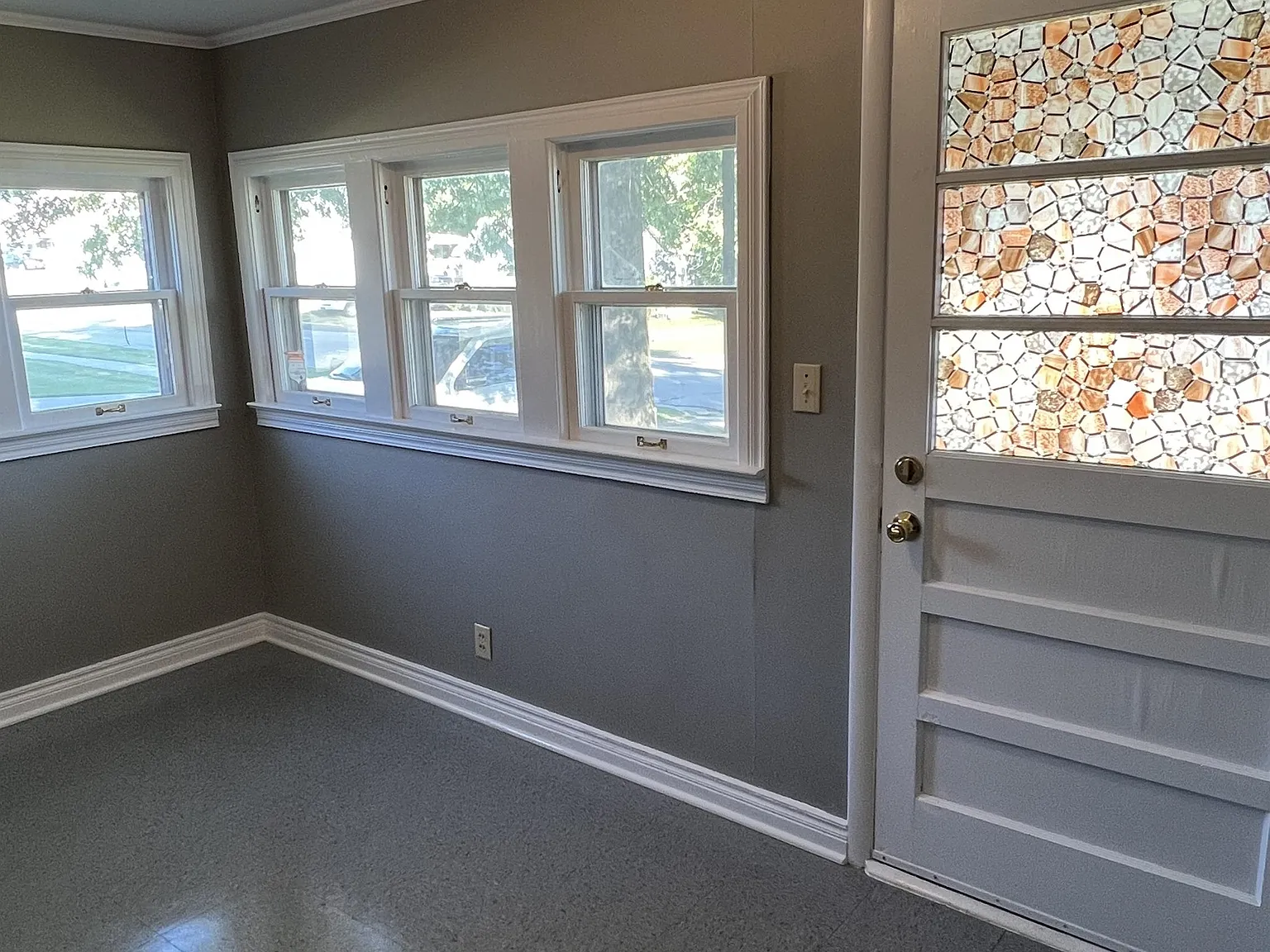 2 bed, 978 sqft, $1,300 — Photo 2