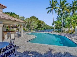 5142 Majorca Club Dr, Boca Raton, FL 33486