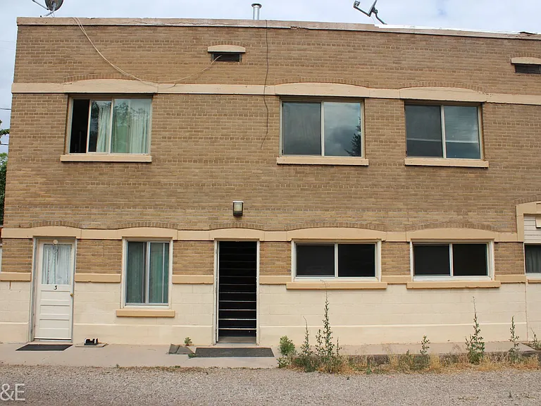 281 N 700 W — Photo 1