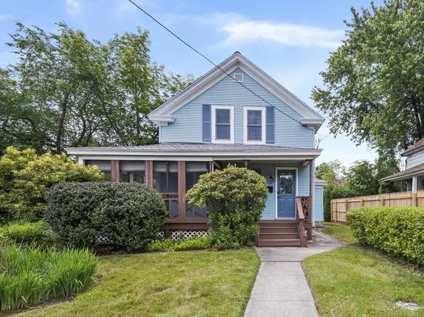 12 Fletcher St, Uxbridge, MA 01569