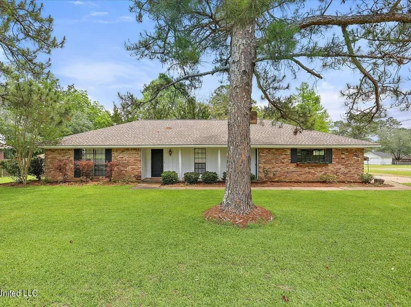 205 Westover Dr, Forest, MS 39074