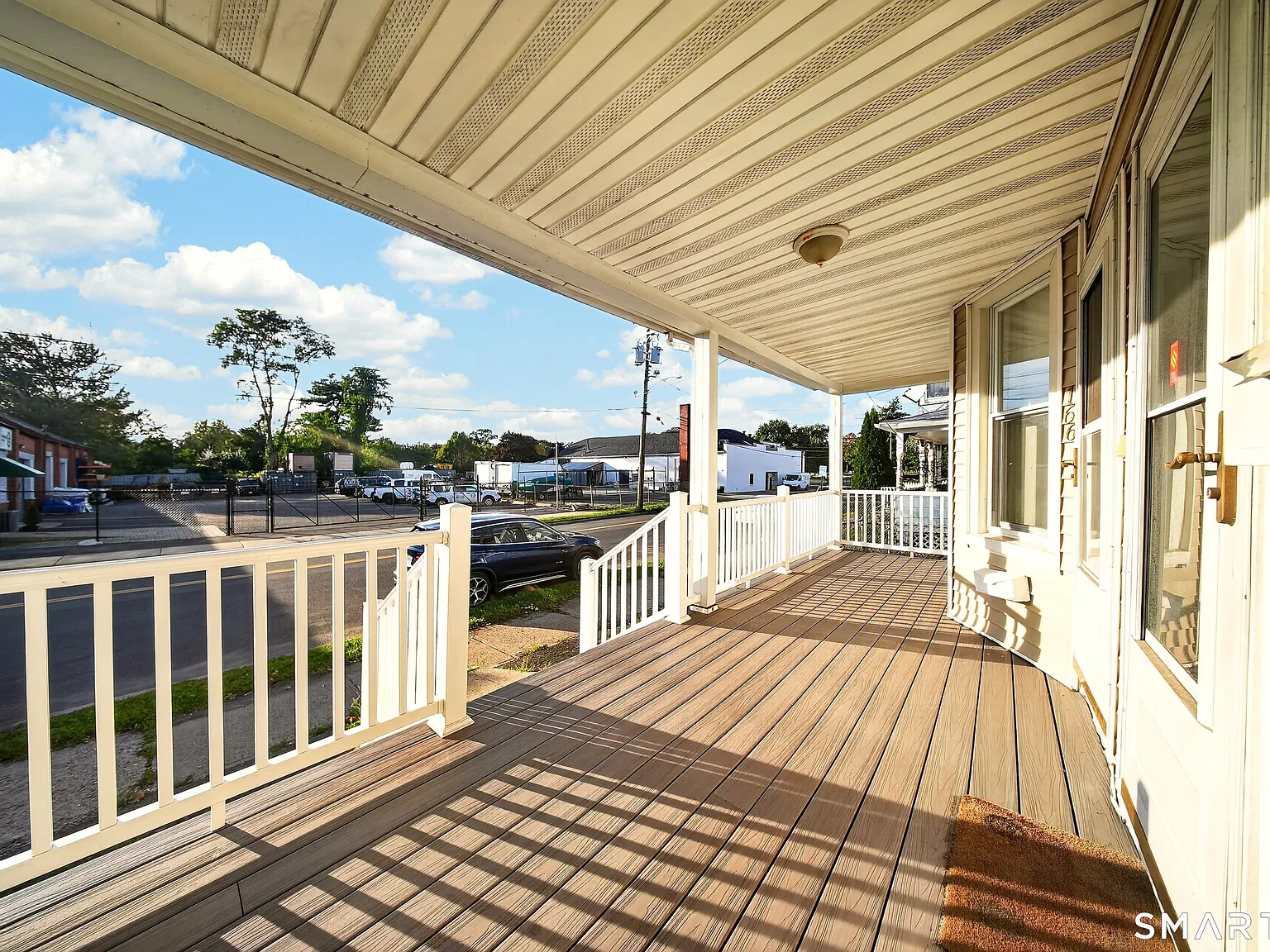 3 bed, 1.0 bath, 2304 sqft, $2,300 — Photo 4