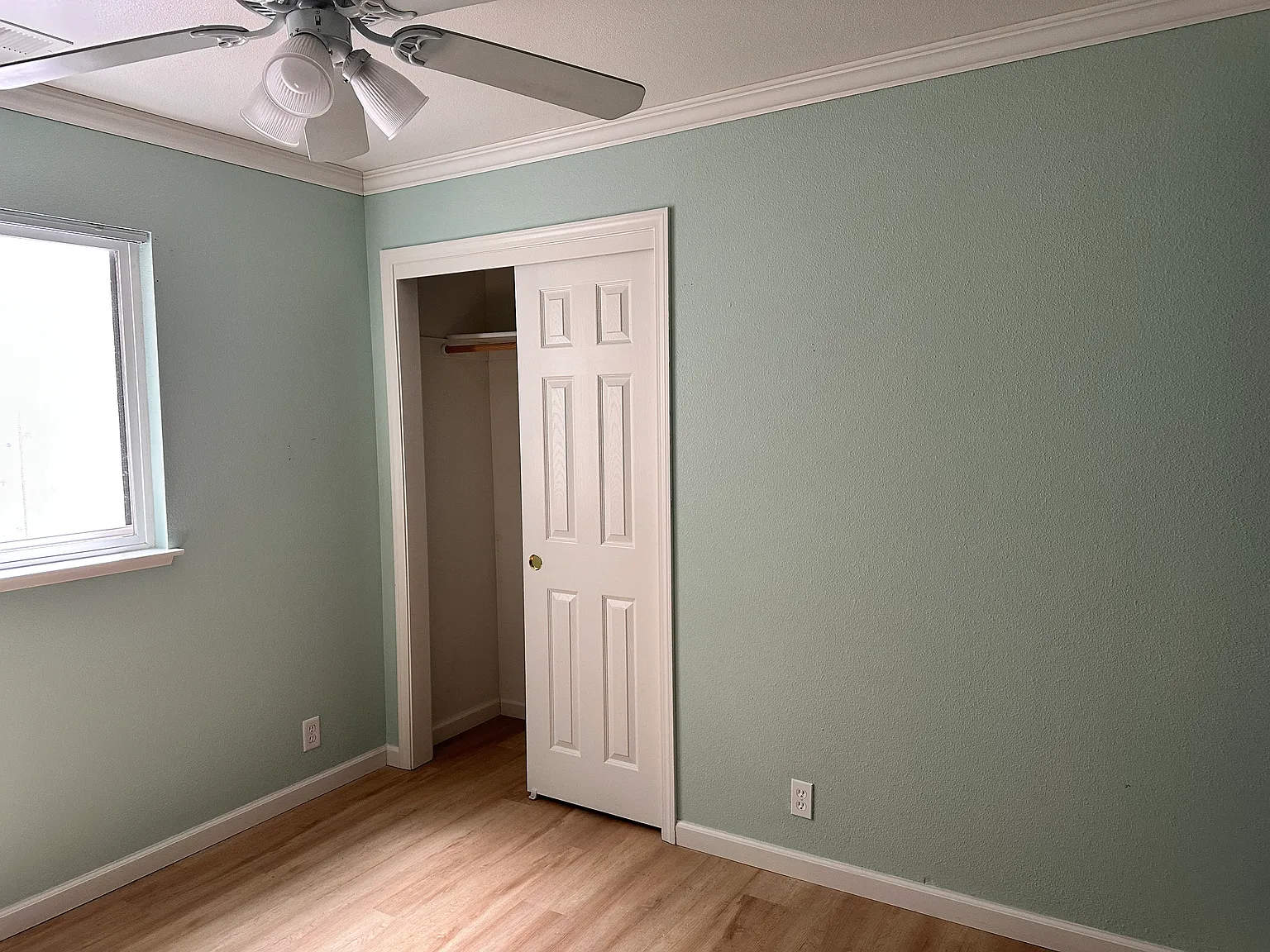 1065 Admiral Ln photo 1