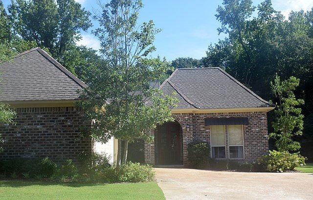 1st image of 126 Lacadian Dr