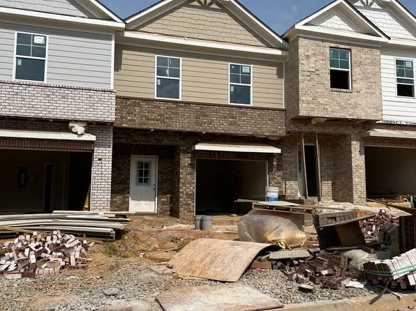 41 Creekside Commons Dr, Hoschton, GA 30548