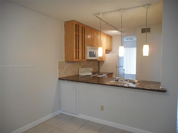 3rd image of 978 Coral Club Dr #978
