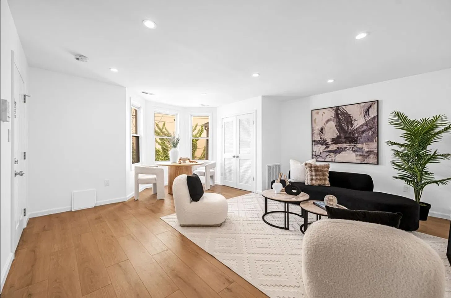 2 bed, 1000 sqft, $3,000 — Photo 4