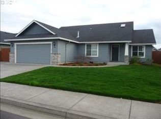 894 Siuslaw Pl, Harrisburg, OR 97446