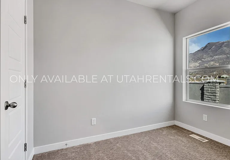 4922 W Northwood Ln — Photo 5
