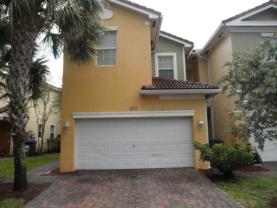 1st image of 888 Pipers Cay Dr
