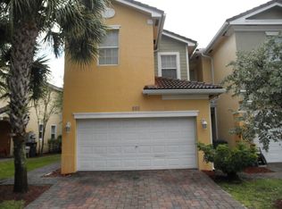 888 Pipers Cay Dr, West Palm Beach, FL 33415