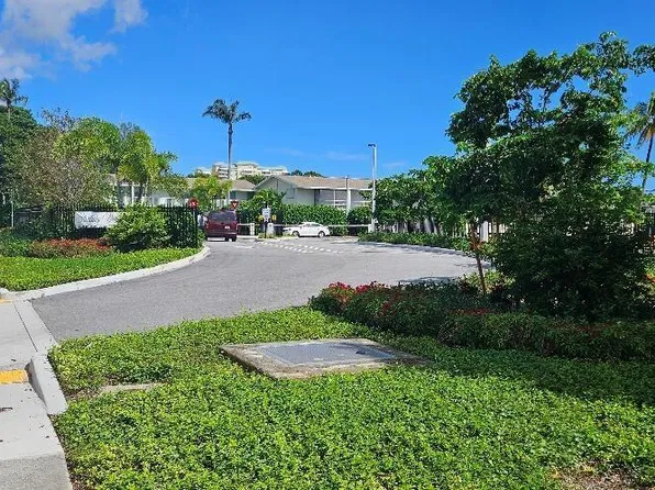 800 W HORIZONS W #104, Boynton Beach, FL 33435