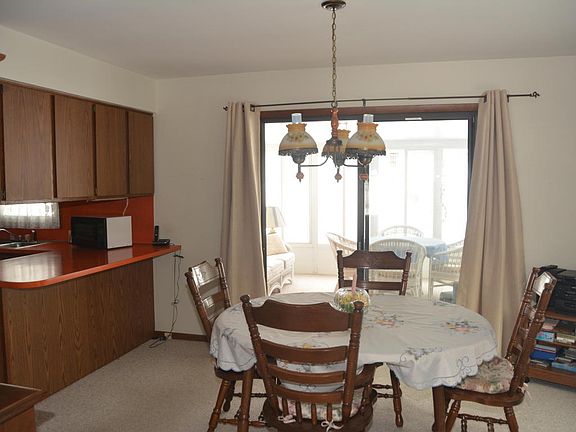 5th image of 6740 Childsdale Ave NE