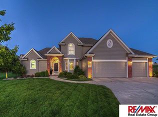 6221 N 158th Avenue Cir, Omaha, NE 68116