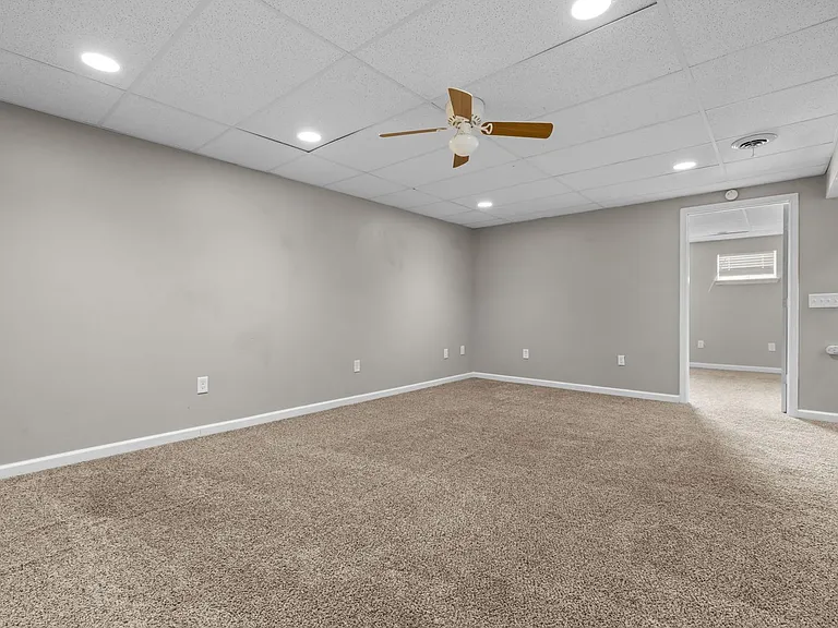 6593 Buckingham Palace Dr — Photo 40