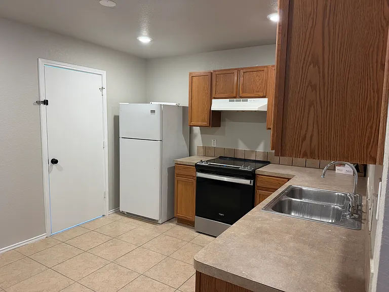 164 Ryan Cir #C — Photo 5