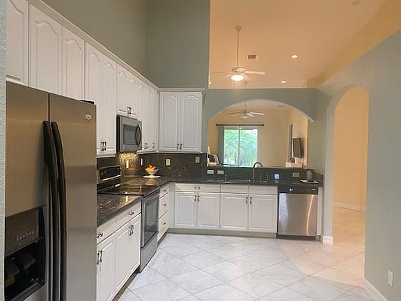 4th image of 6500 Oxford Circle Unit 102