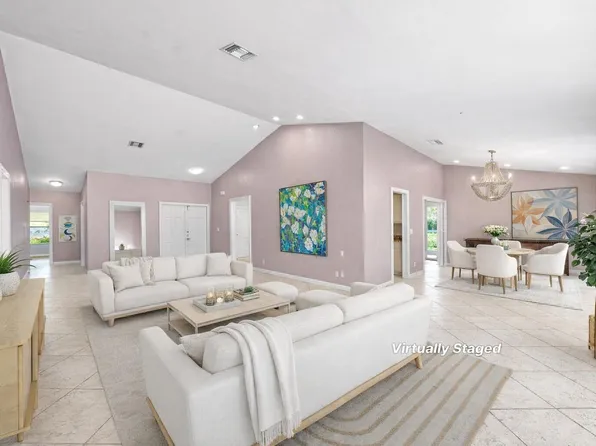 6200 Via Tierra Drive, Boca Raton, FL 33433