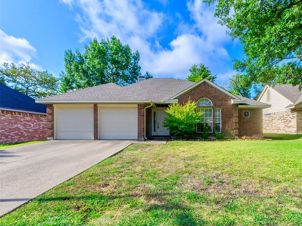 1st image of 157 Summerhill Dr