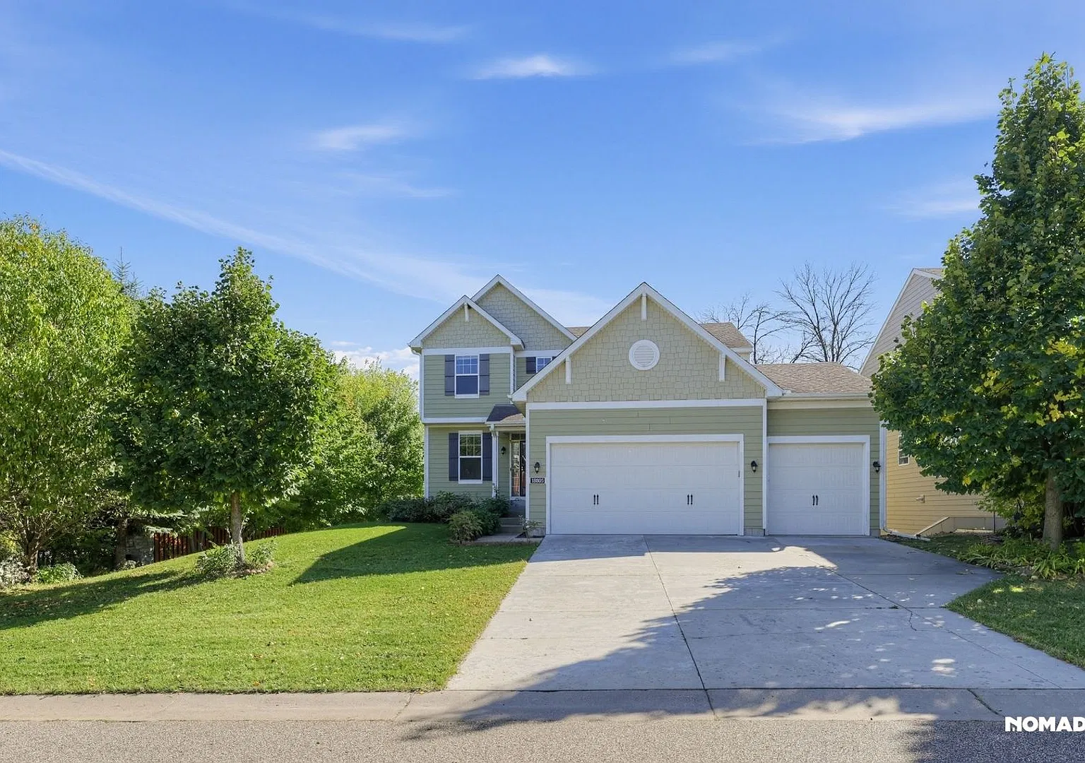 Spacious 5BR House in Plymouth — Photo 1