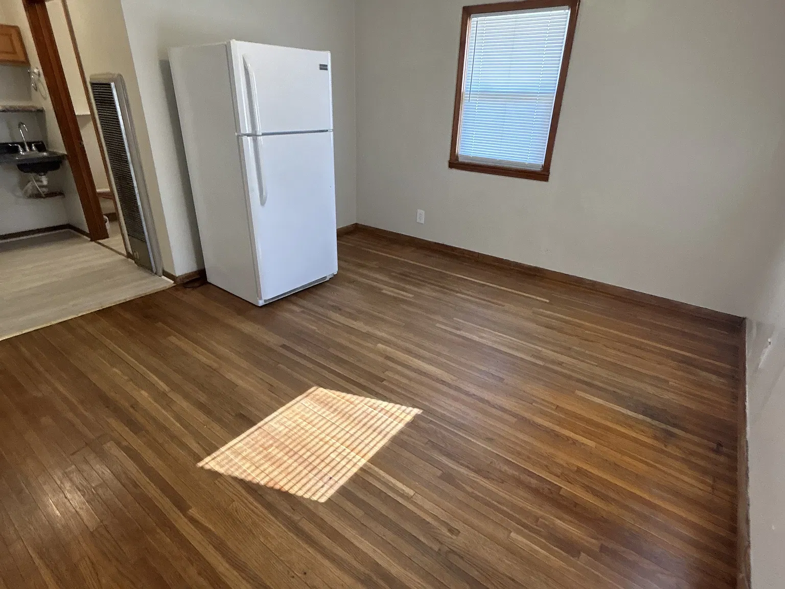 816 Mamie - 4 — Photo 1