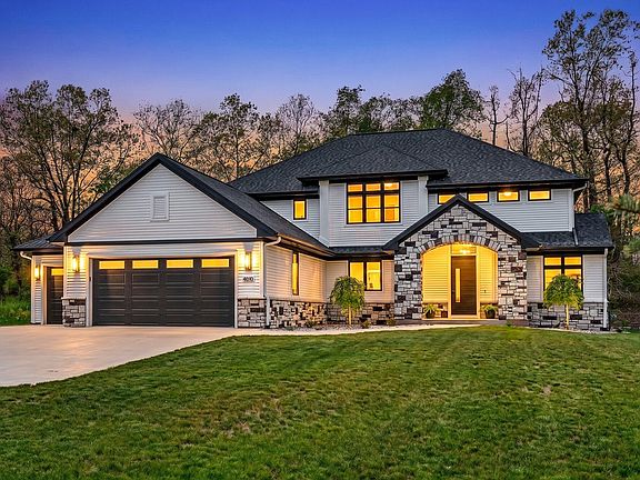 2nd image of 4010 Hollow Wood Dr