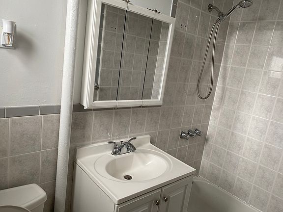 5th image of 30-27 42nd St #3