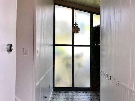 3rd image of 3404 Lodge Dr