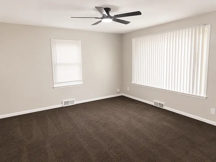 3 bed, 1.0 bath, 1000 sqft, $1,650 — Photo 4