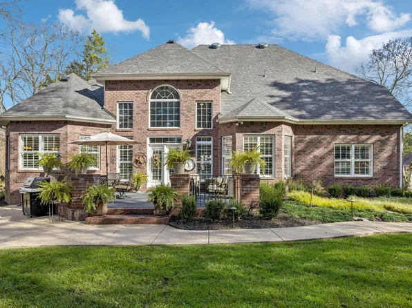2306 Garrison Cv, Murfreesboro, TN 37130
