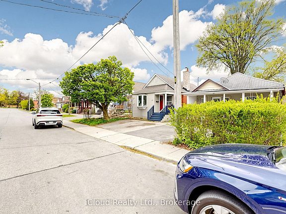 2nd image of 32 17th St