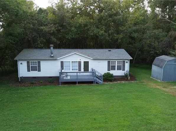 150 Rocky Forest Trl, Elkin, NC 28621