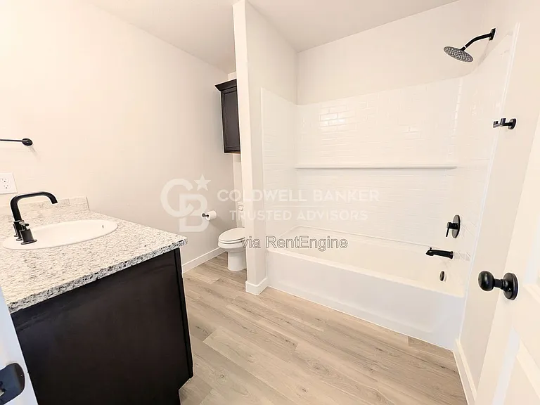 3220 Cottonwood Ave — Photo 10